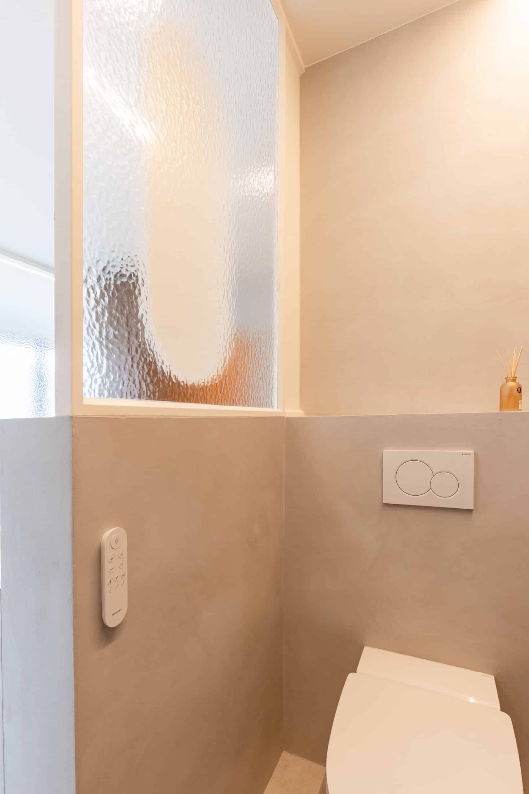 decoratieve schildertechnieken Kapellen Fijne en grove korrel van structuurverf vergelijken